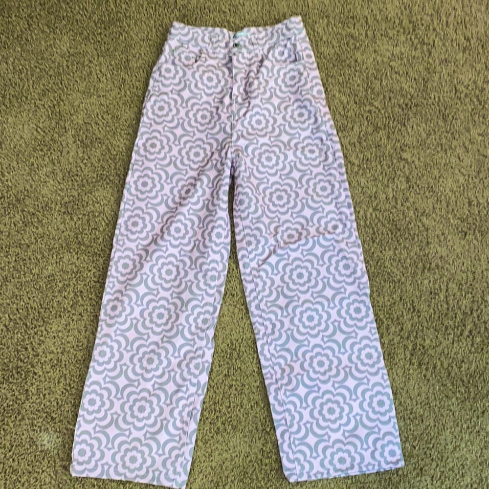 flower patterned pants/jeans